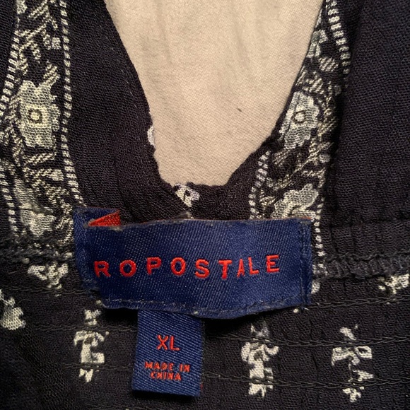 Tops - Picture 3 of 6